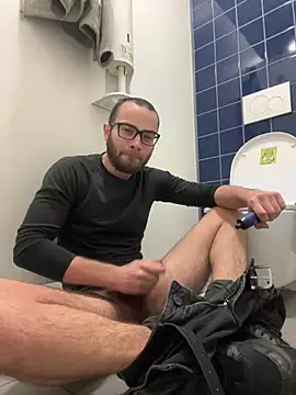 0maxx00 online show from January 6, 2025, 10:24 am