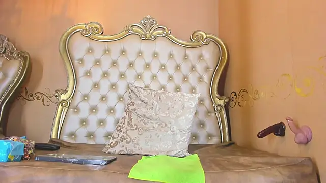 Celeste Baker  online show from October 7, 2025, 12:24 pm