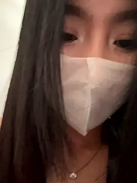 FeiFei-babe online show from May 13, 2026, 10:23 am