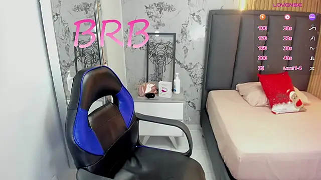 SUZETMONACO online show from December 16, 2025, 7:41 pm