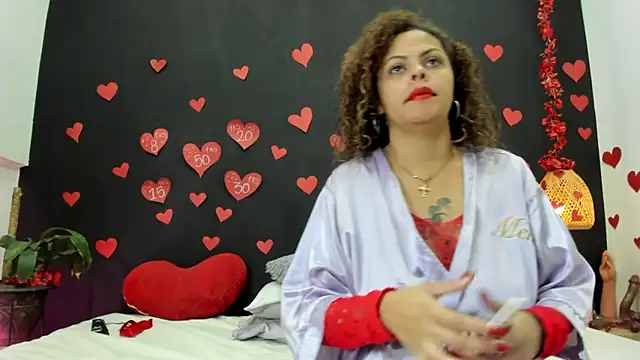 Luna smit08 online show from February 16, 2026, 9:44 pm