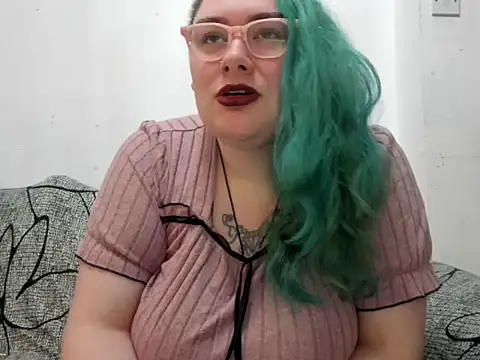 Snapshot of Bustycurves chatting on April 29, 2026, 1:32 am Bustycurves online show from April 29, 2026, 1:32 am