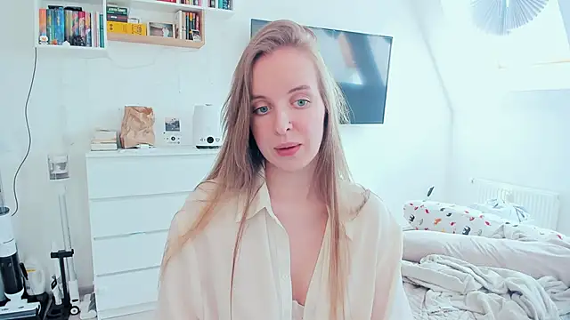 Snapshot of violet_blue_eyes chatting on May 5, 2026, 1:30 pm violet blue eyes online show from May 5, 2026, 1:30 pm