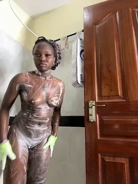 Queen Arnah254 online show from May 14, 2026, 3:52 pm
