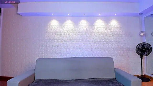 violet scott online show from March 4, 2025, 10:46 am