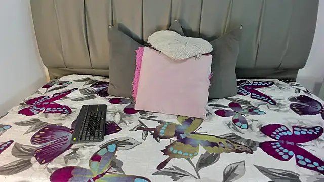 Cherllynn online show from February 12, 2025, 3:27 pm