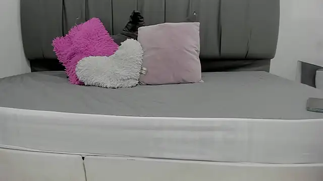 Cherllynn online show from March 12, 2025, 3:18 pm