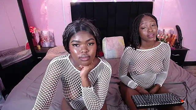 Nicole Colette  online show from September 12, 2025, 4:07 pm