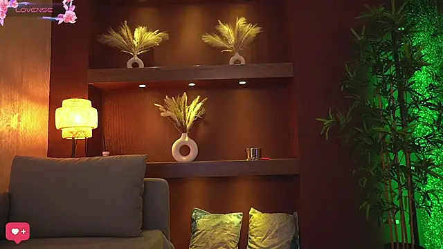 JustinneJade online show from December 4, 2024, 9:40 am