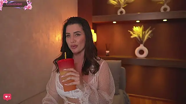 JustinneJade online show from March 13, 2025, 11:51 am