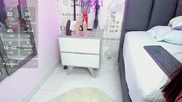 Snapshot of mileyerikson chatting on January 27, 2025, 3:28 pm mileyerikson online show from January 27, 2025, 3:28 pm