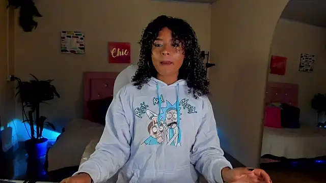 keyla roberts777 online show from December 18, 2024, 7:41 pm