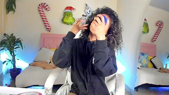 keyla roberts777 online show from December 27, 2024, 8:35 am