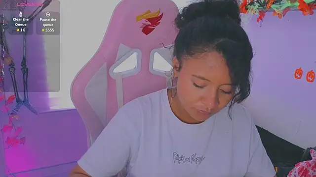 keyla roberts777 online show from October 15, 2025, 3:23 pm