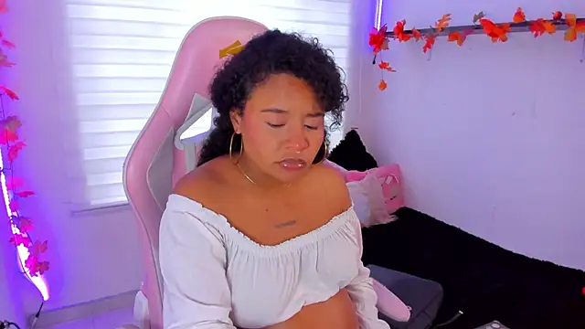 keyla roberts777 online show from November 16, 2025, 9:53 pm