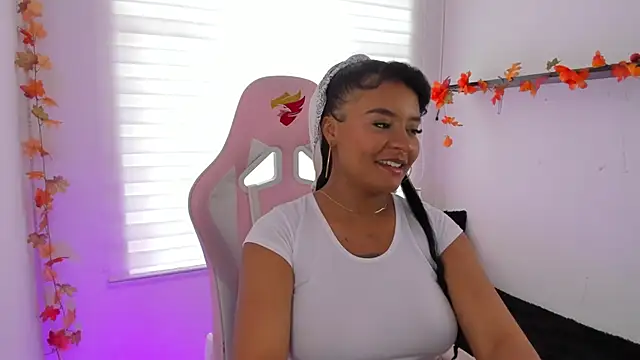 keyla roberts777 online show from November 18, 2025, 3:16 pm