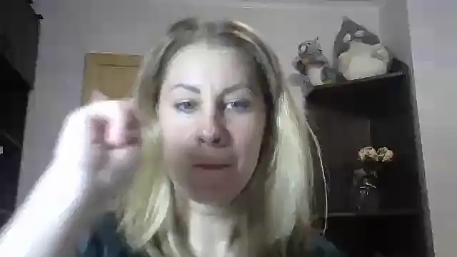 TherestlessKitty online show from February 3, 2025, 5:07 am