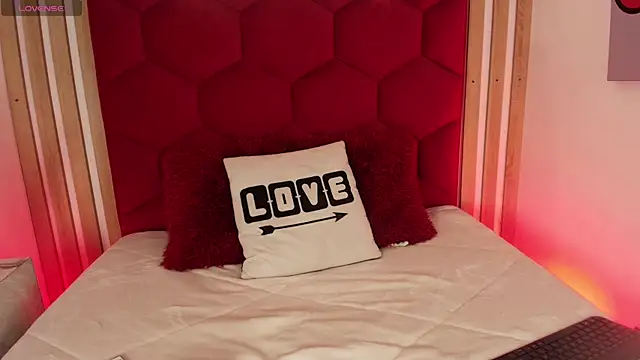 Tayzon Foxxx online show from July 5, 2026, 8:27 pm