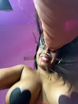 Snapshot of AlisonHoot69 chatting on February 19, 2025, 12:14 am AlisonHoot69 online show from February 19, 2025, 12:14 am