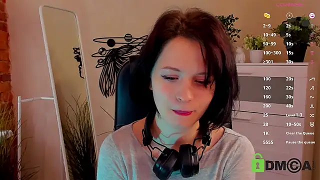 Alina Mills online show from March 20, 2025, 10:54 am