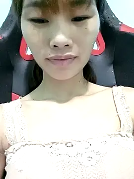 Snapshot of Lonalysexy chatting on April 21, 2026, 1:42 am Lonalysexy online show from April 21, 2026, 1:42 am