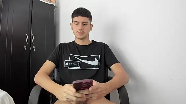 Snapshot of SonSett chatting on October 18, 2025, 2:29 pm SonSett online show from October 18, 2025, 2:29 pm