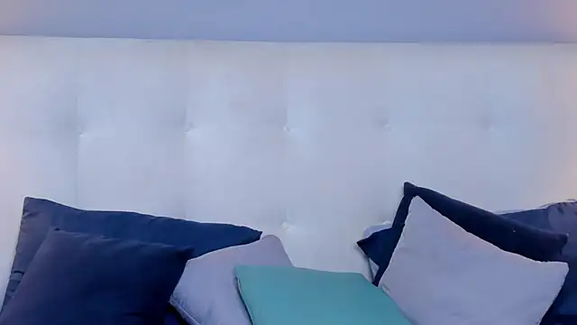 SaraaJhonsonn online show from February 10, 2025, 9:25 pm