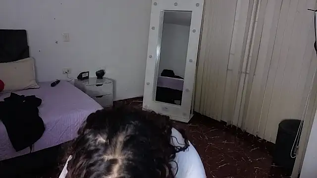 loly marce online show from February 8, 2026, 7:39 pm