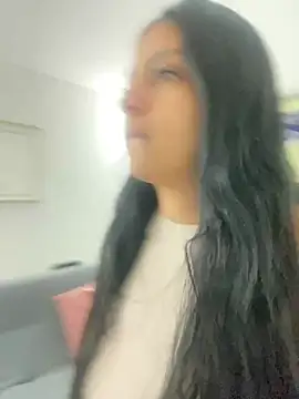 cloe small online show from December 17, 2024, 7:07 am