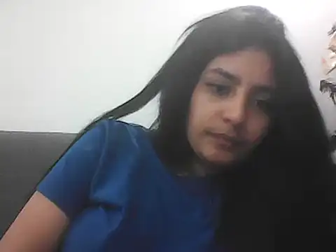 cloe small online show from December 21, 2024, 11:33 am