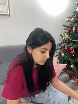 cloe small online show from December 22, 2024, 6:28 am