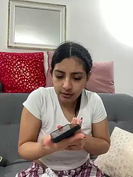 cloe small online show from December 28, 2024, 1:39 am