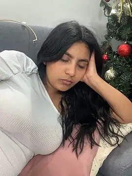 cloe small online show from January 18, 2025, 9:34 am