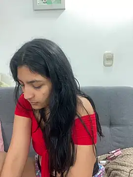 cloe small online show from January 31, 2025, 6:46 am