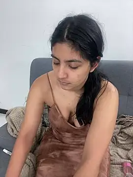 cloe small online show from February 5, 2025, 6:35 am