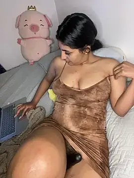 cloe small online show from February 23, 2025, 11:47 pm