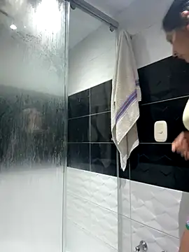 cloe small online show from November 14, 2025, 7:18 am