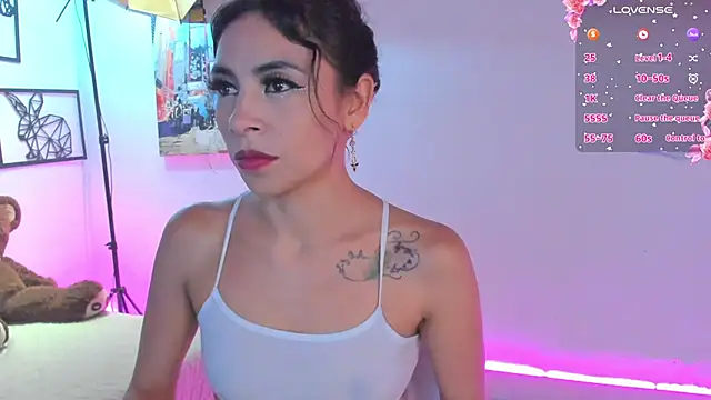 emma-hiill online show from December 11, 2024, 8:18 pm