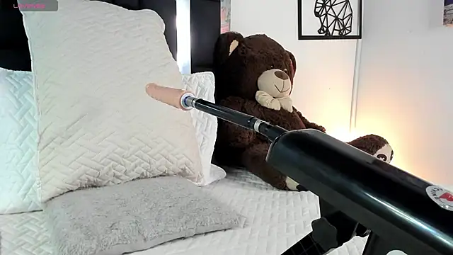 emma-hiill online show from January 24, 2025, 2:08 pm