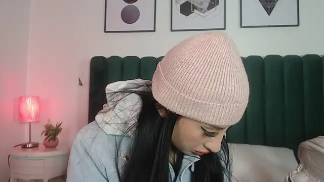 Nicolette ks  online show from October 31, 2025, 3:40 am