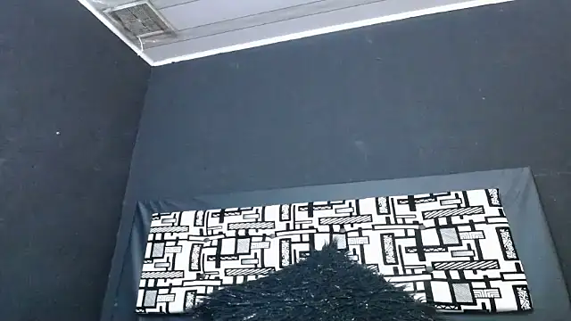 LinaBrowm online show from January 9, 2025, 8:33 pm