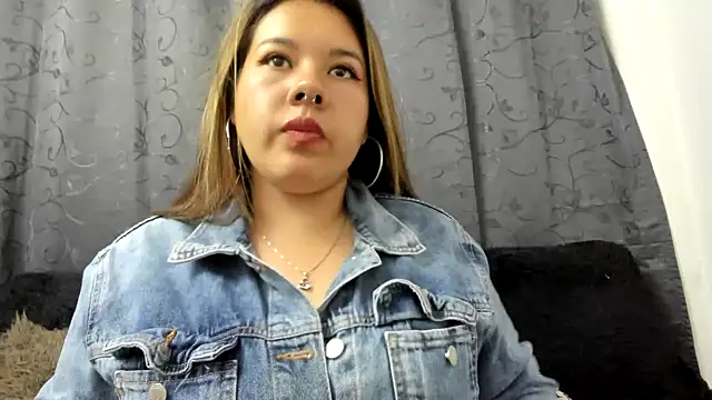 LinaBrowm online show from January 13, 2025, 11:27 pm