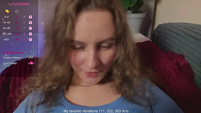 Snapshot of Hot_Thumbelina chatting on November 27, 2025, 2:30 pm Hot Thumbelina online show from November 27, 2025, 2:30 pm