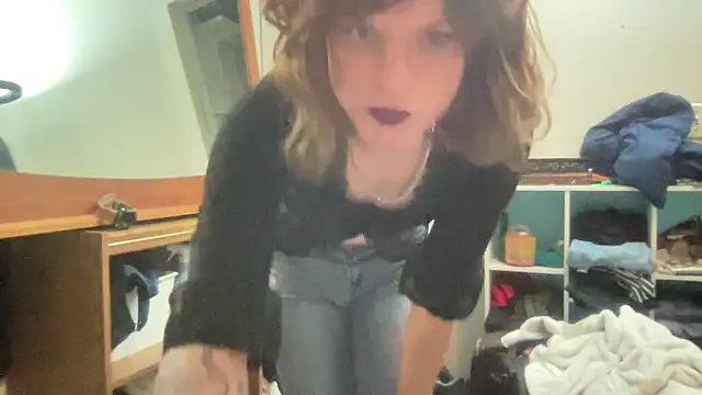 sum1betterthanmost online show from October 28, 2025, 10:56 pm