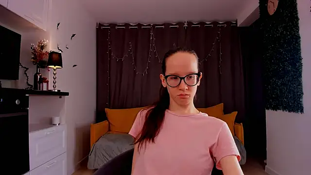 BettyBrowni online show from February 9, 2025, 4:07 pm