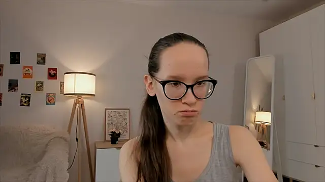 BettyBrowni online show from March 20, 2025, 4:09 pm