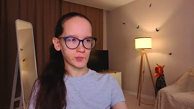 BettyBrowni online show from November 23, 2025, 4:07 pm