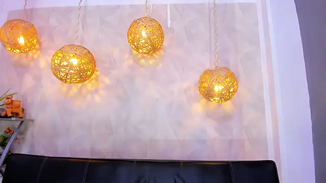 victoria aleia  online show from February 6, 2025, 8:13 pm