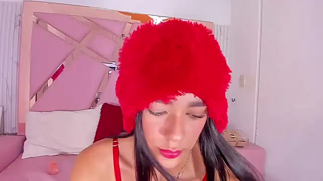 EmmyCruzZ online show from December 24, 2024, 7:39 am