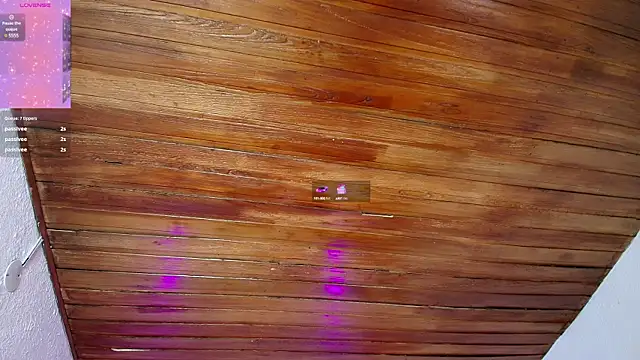 Snapshot of sarah_banks1 chatting on March 7, 2025, 7:05 pm sarah banks1 online show from March 7, 2025, 7:05 pm